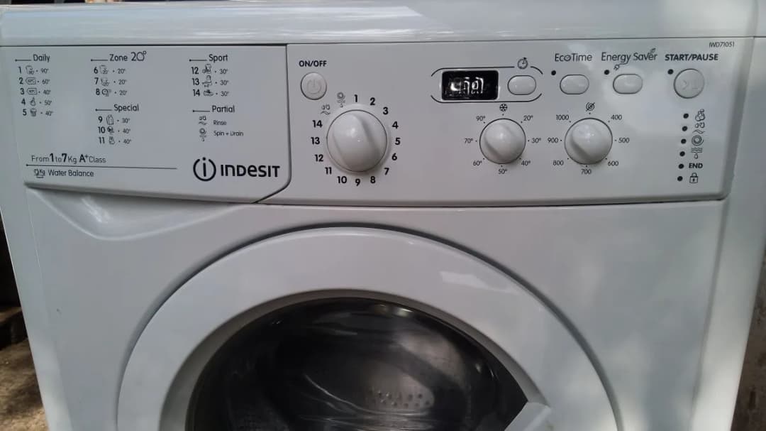 Jak zresetować pralkę Indesit i uniknąć problemów z działaniem