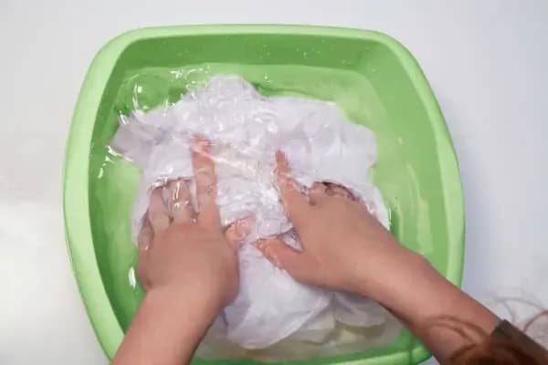 Jak używać wybielacza Wilton skutecznie i bezpiecznie dla tkanin