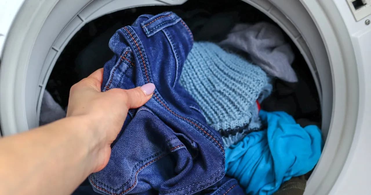 W jakiej temperaturze prać, aby nie zniszczyć ubrań i zaoszczędzić?