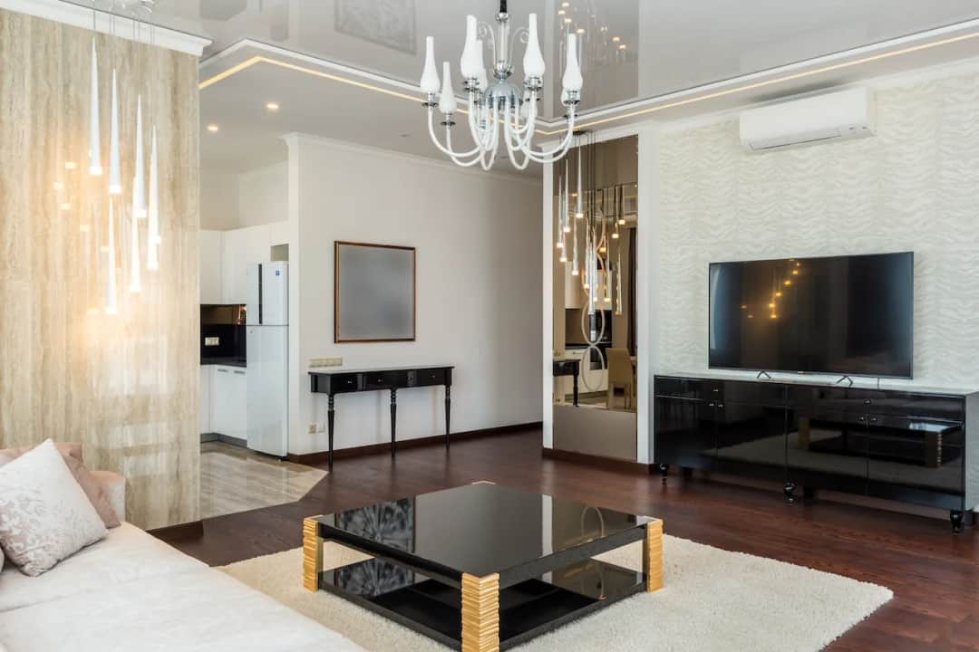 Jak ukryć klimatyzację w salonie i poprawić jego wygląd?