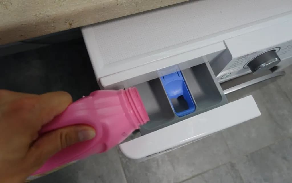 Ile dać proszku do prania, aby uniknąć zniszczenia ubrań?