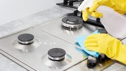 Skuteczne sposoby na czyszczenie kuchenki gazowej, które musisz znać